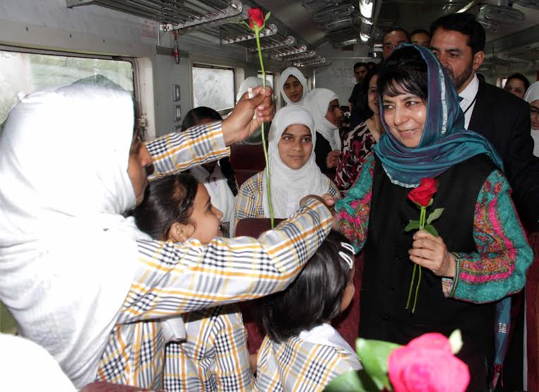 CM Mehbooba being greeted by students with flowers on May 05, 2016