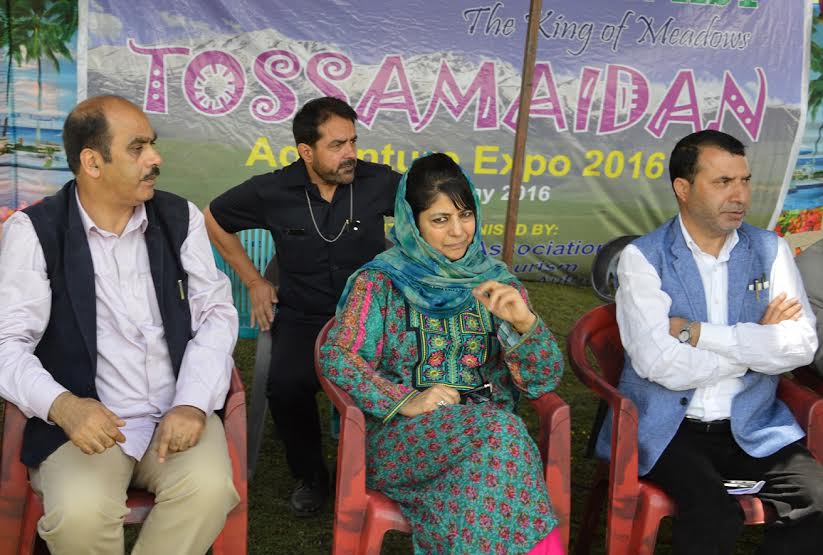 CM at Tosmaidan where she inaugurated a three-day festival on May 29, 2016