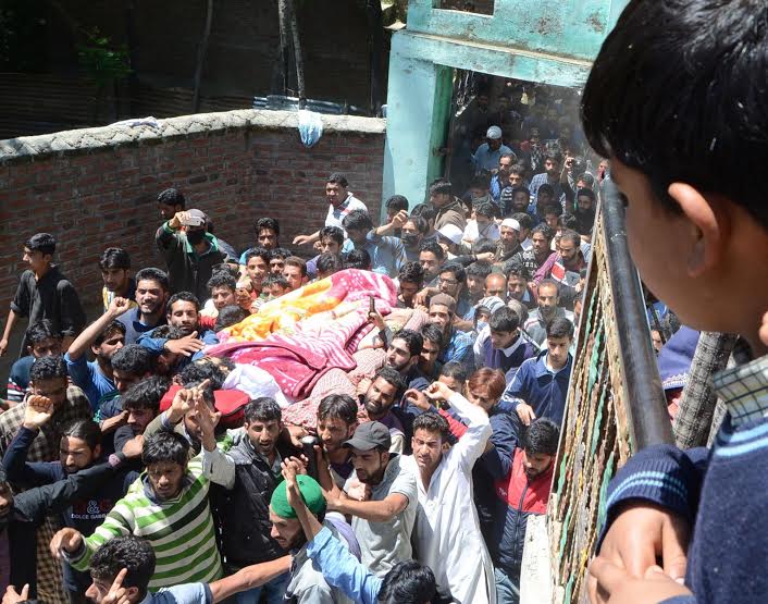 Farooq Ahmad Sheikh Funeral on May 17, 2016 photo by Bilal Bahadur 3