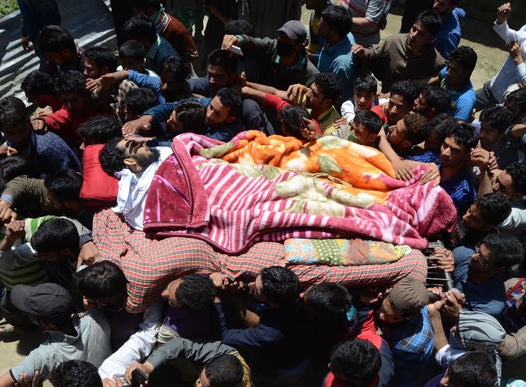 Farooq Ahmad Sheikh Funeral on May 17, 2016 photo by Bilal Bahadur 4