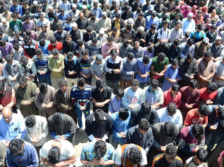 Farooq Ahmad Sheikh Funeral on May 17, 2016 photo by Bilal Bahadur 5