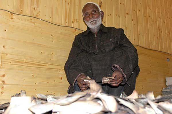 Fire-shatters-dream-of-Hajj-aspirant-at-Shaheen-Mohalla-Noor-Bagh-Srinagar-Kashmir