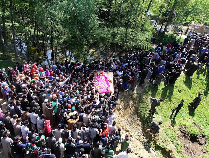 Funeral of militants killed on May 07, 2016 in Pulwama photo by Bilal Bahadur 3