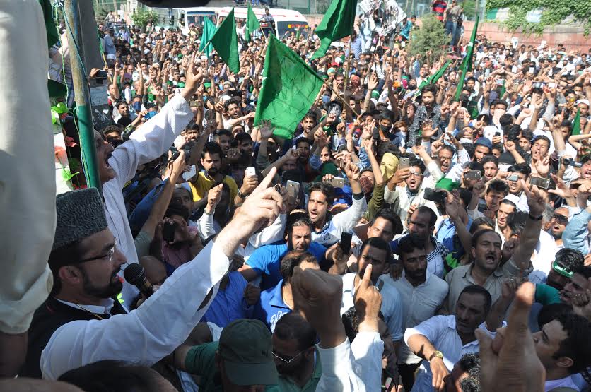 Hurriyat Conference Rally led by Mirwaiz Umar Farooq on May 20, 2016