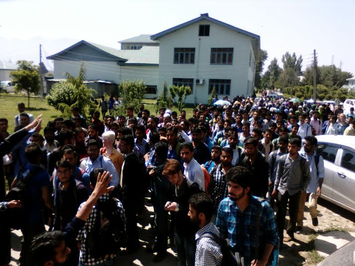 KU Students Protest on May 17, 2016 againt Fee Hike 1