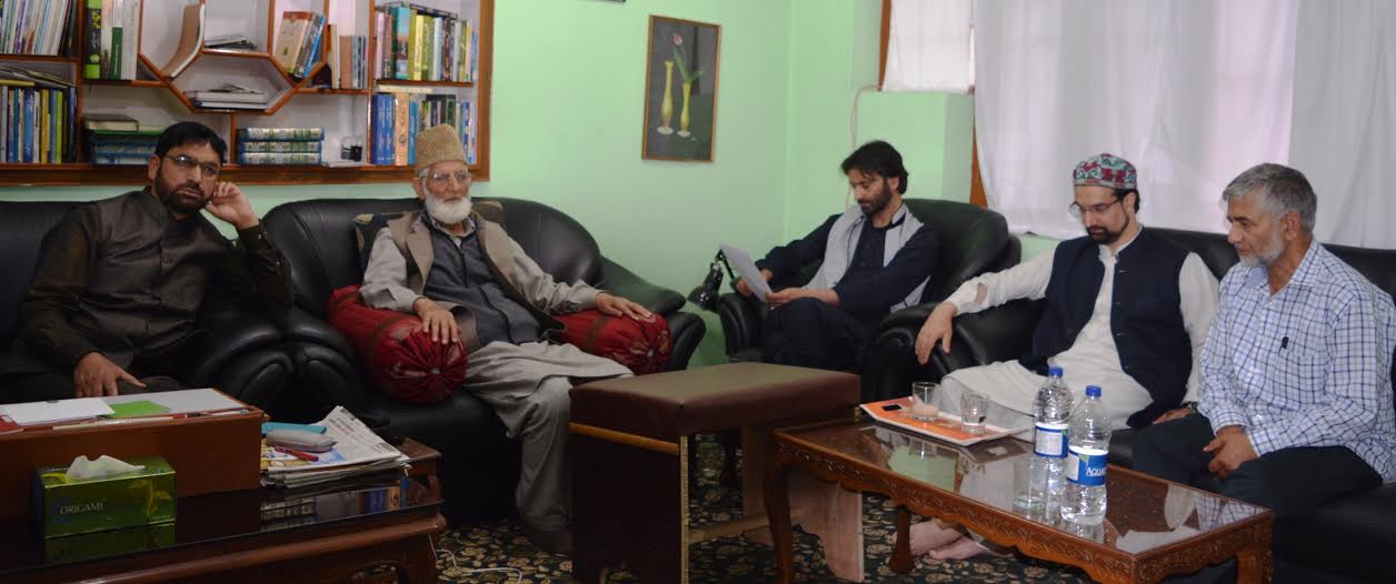 Syed Ali Geelani, Yasin Malik, Mirwaiz Umar Farooq at Hyderpora on May 23, 2016 to discuss issues
