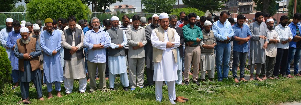 Tehreek-e-Hurriyat held a Nimaz-i-Jinazah (in absetia) on Wednesday (May 11, 2016) across Kashmir.