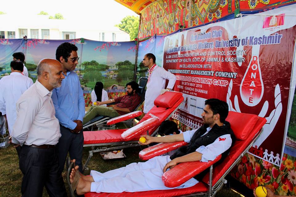 Waheed Ur Rehman Para at KU Blood Donation Camp on May 30, 2016