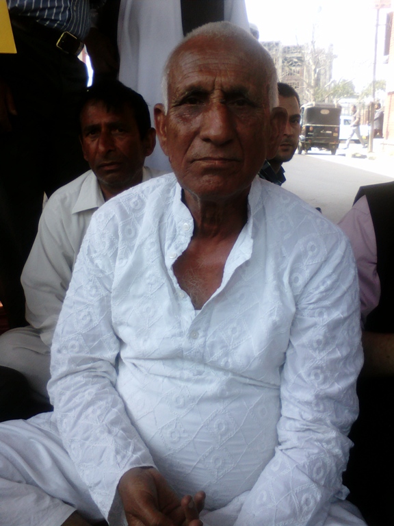 Sampat Prakash on hu8nger strike agains