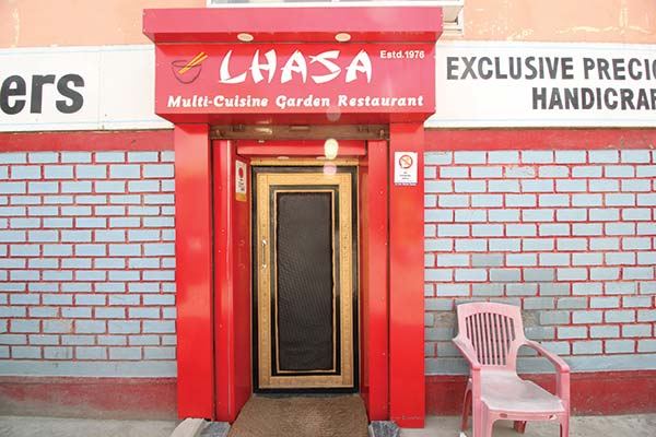 Lhasa-Resturant---Momo-House-Srinagar