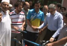 Omar Gifts ‘Merida Reacto’ Bicycle to Cyclist Akbar Khan