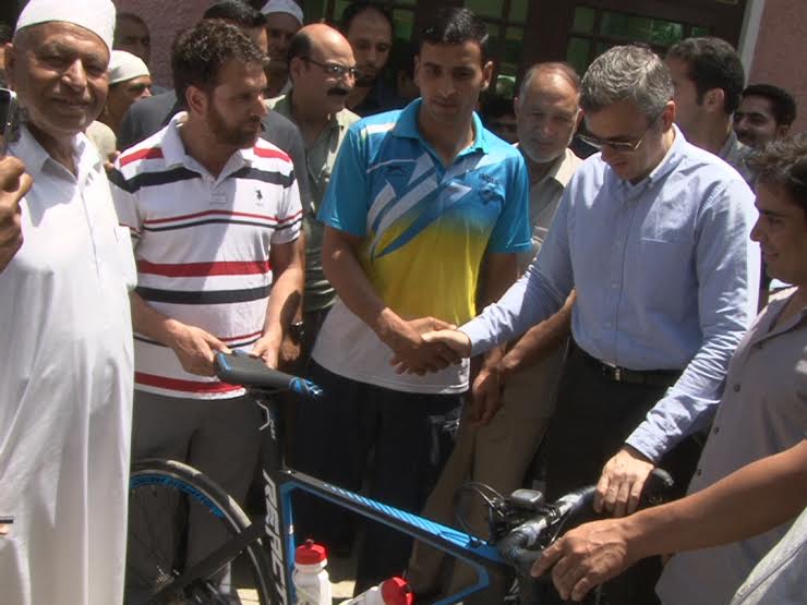 Omar donated Cycle to Akbar Khan