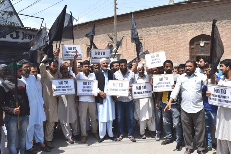 Protests against Sainik, Pandit Colonies on June 3rd 2016 at Nowhatta