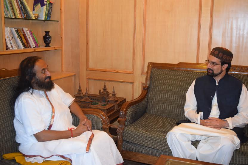Sri Sri Shankar met Mirwaiz Umar Farooq on Saturday at his Nigeen residence.