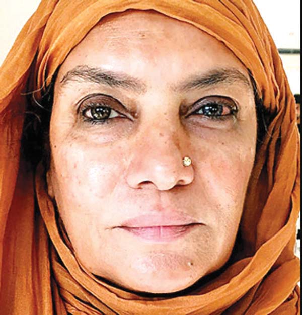 shabana-azami-shooting-in-Kashmir
