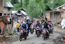 #Day20: Youth Take Out Bike Rally in South Kashmir; Protest Rallies in Srinagar