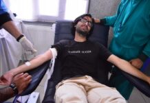 #Day18: In Seething Situation, Youth Team Up with ‘Varmul Post’, Donate Blood