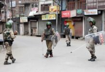 Militants attack army convoy on city outskirts; Six injured