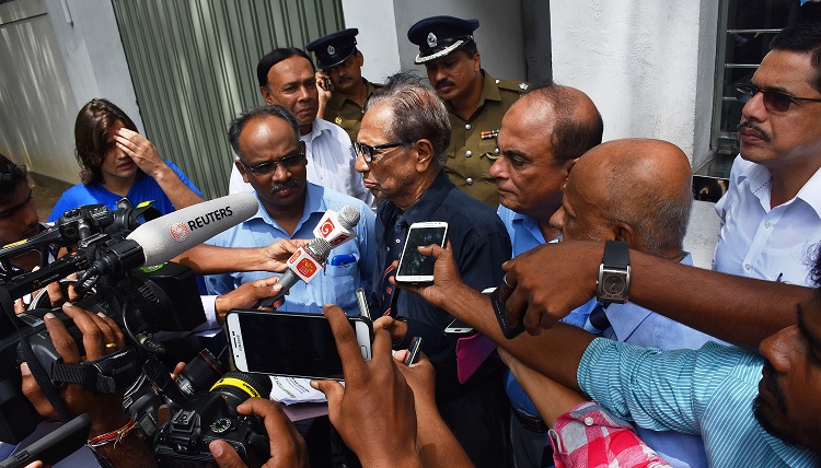 Chairman Kashmir Study Forum Mr Jamaludeen and President SL-Pak Trade Friendship Association Mr Iftikhar Aziz talking to media.