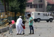 Engage Pakistan for Stability in Region, Mirwaiz tells New Delhi