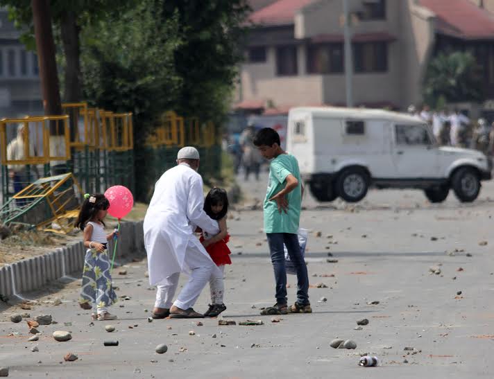 Children among stones @ Eidgah