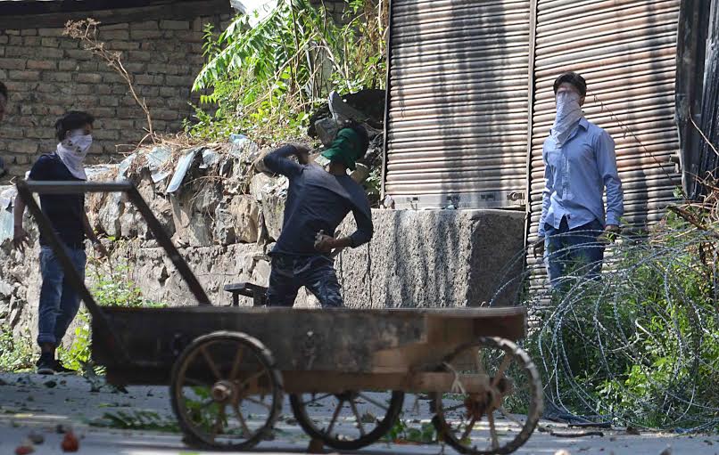 Clashes in Sonwar  Sgr on July 29, 2016