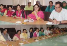 #Day21: Chief Minister Interacts with Women Staffers At Civil Secretariat