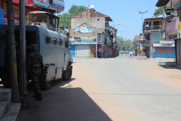 Curfewed Sopore. (KL Image: Mohammad Abu Bakr)