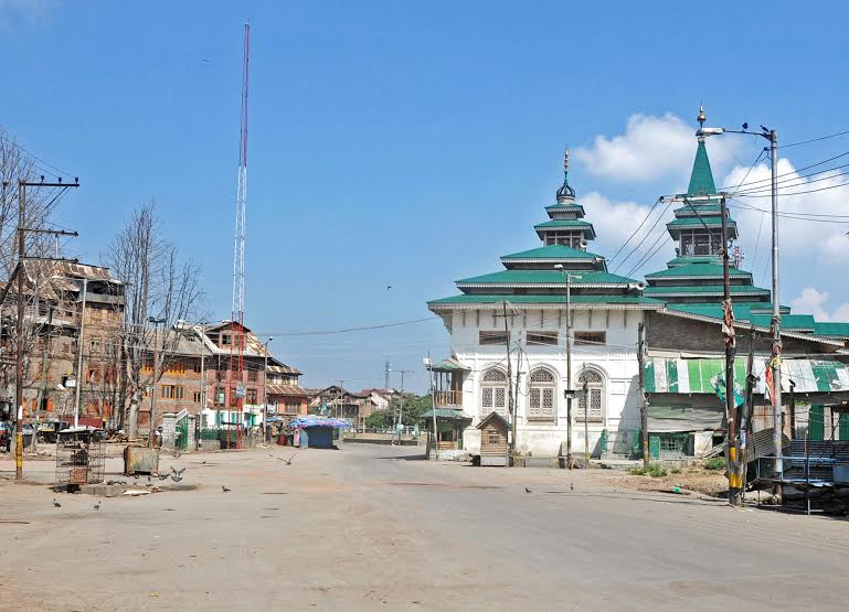 Srinagar is shut on Saturday. (KL Image: Bilal Bahadur)
