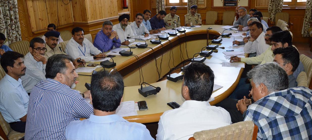 Div Com Reveiws Hajj Program