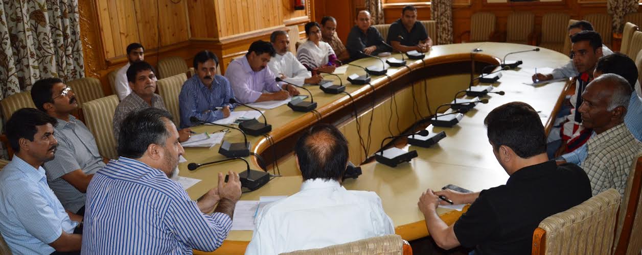 Div Com Revewing Kashmir Education Sector