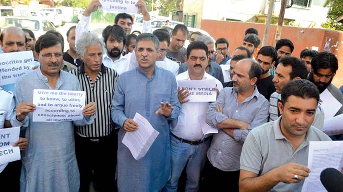 Editors-Protest-in-Press-Colony