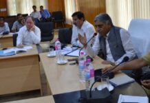 #Day18: Hanjura Takes Stock Of Availability Of Essentials In Budgam