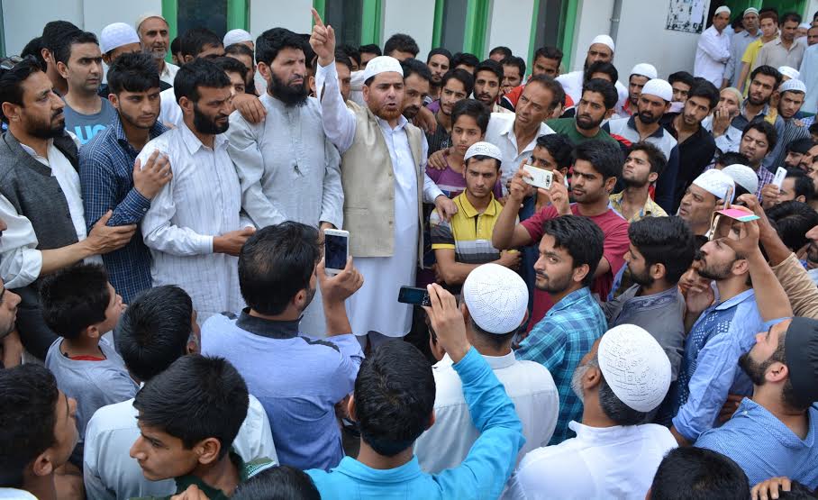 Tehreek-e-Hurriyat leaders addressing a gathering at Hyderpora on Friday in view of Youm-ul-Quds.
