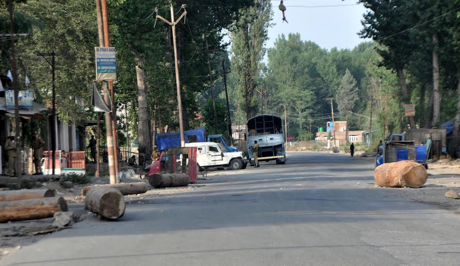 Situational picture from South Kashmir's Islamabad on Thursday. (KL Image: Shah Hilal)