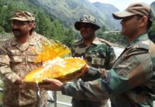 BSF, Pak Rangers Exchange Sweets On Diwali At IB