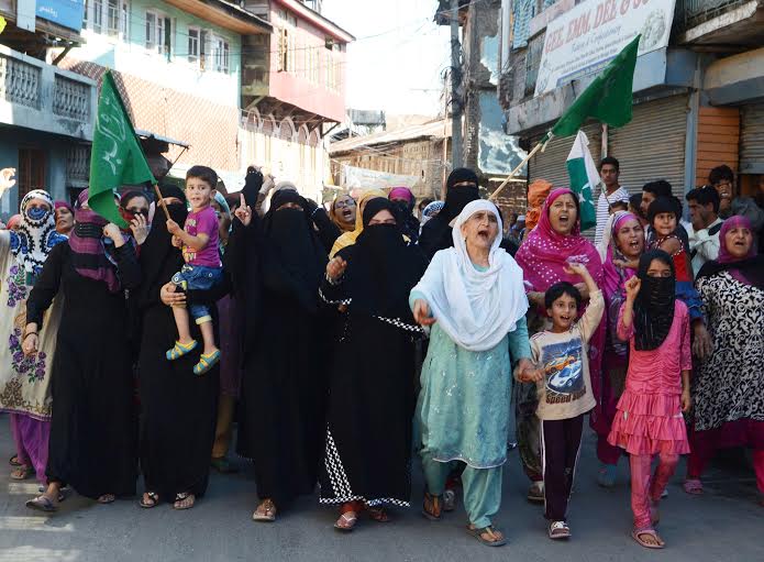 Child, women and men took out a protest march in Srinagar's Chattabal area on Thursday. (KL Image Bilal Bahadur.)