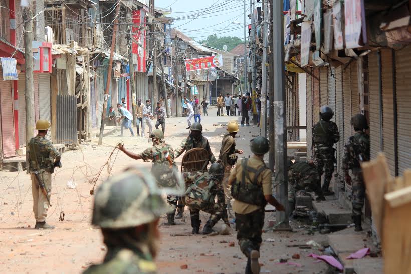 Clashes in Sopore on July 13, 2016. (KL Image: Mohammad Abu Bakr)
