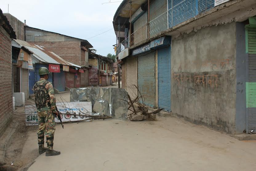 Curfew scenes from Sopore: (KL Image: Bilal Bahadur