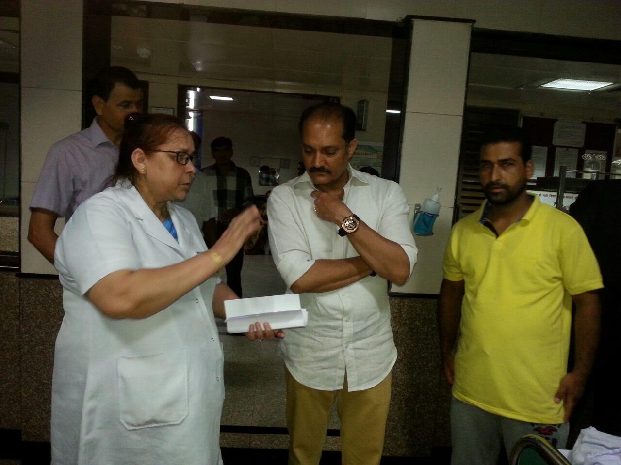 Vikramaditya Singh with AIIMS eye doctor on pellet