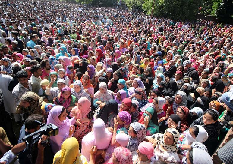 Women wailing over death of Burhan