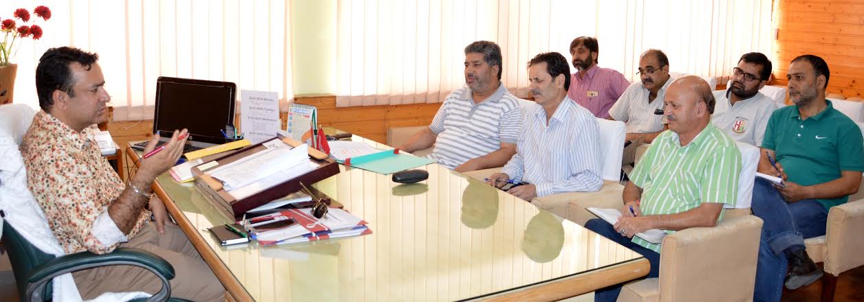 Zulfikar Ali Reviews Kashmir Ration Situation