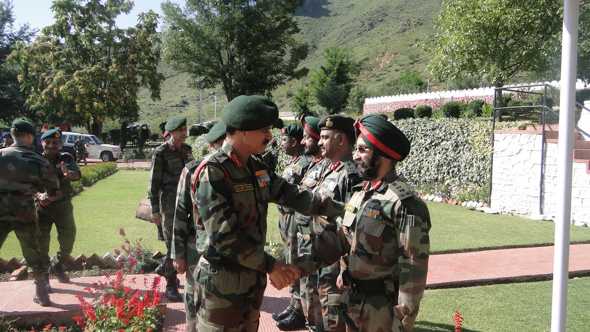 Army Chief in Kashmir on August 23, 2016