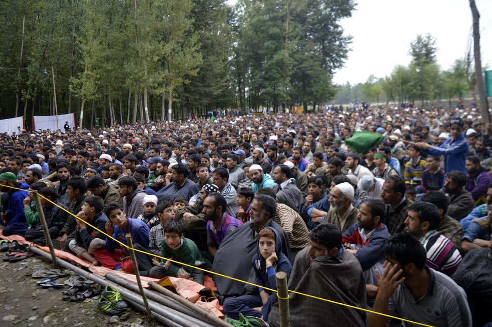 A scene of massive pro-freedom rally in Ashmuji Kulgam. (KL Images: Shah Hilal)