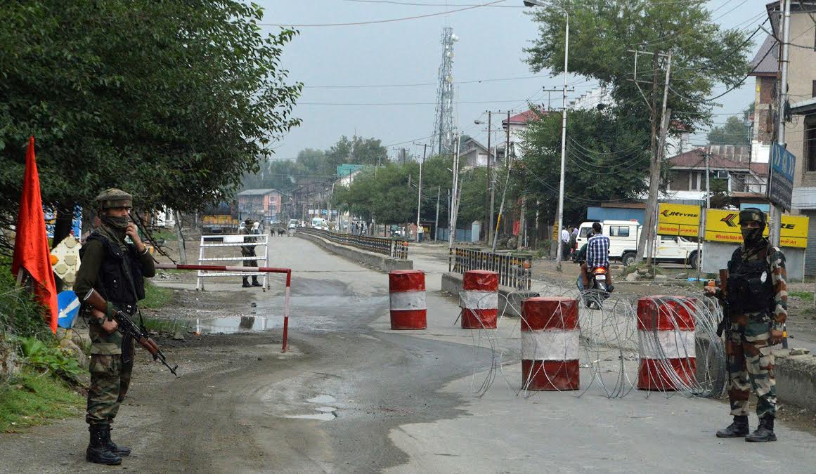 As resistance leaders have planned to march and hand over 'Quit J&K' letter to Army commander based at Badambagh Cantonment Srinagar, the Rashtriya Rifles personnel erected barricades in and around the 15 Corps headquarter.PHOTO BY BILAL BAHADUR