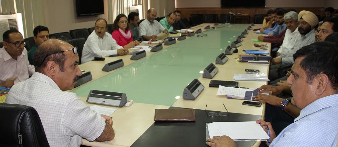 Basharat Bukhari holds meet on August 10, 2016