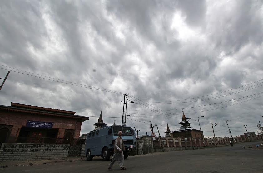 Besieged Jamia Masjid on August 07, 2016. (KL Image: Bilal Bahadur)