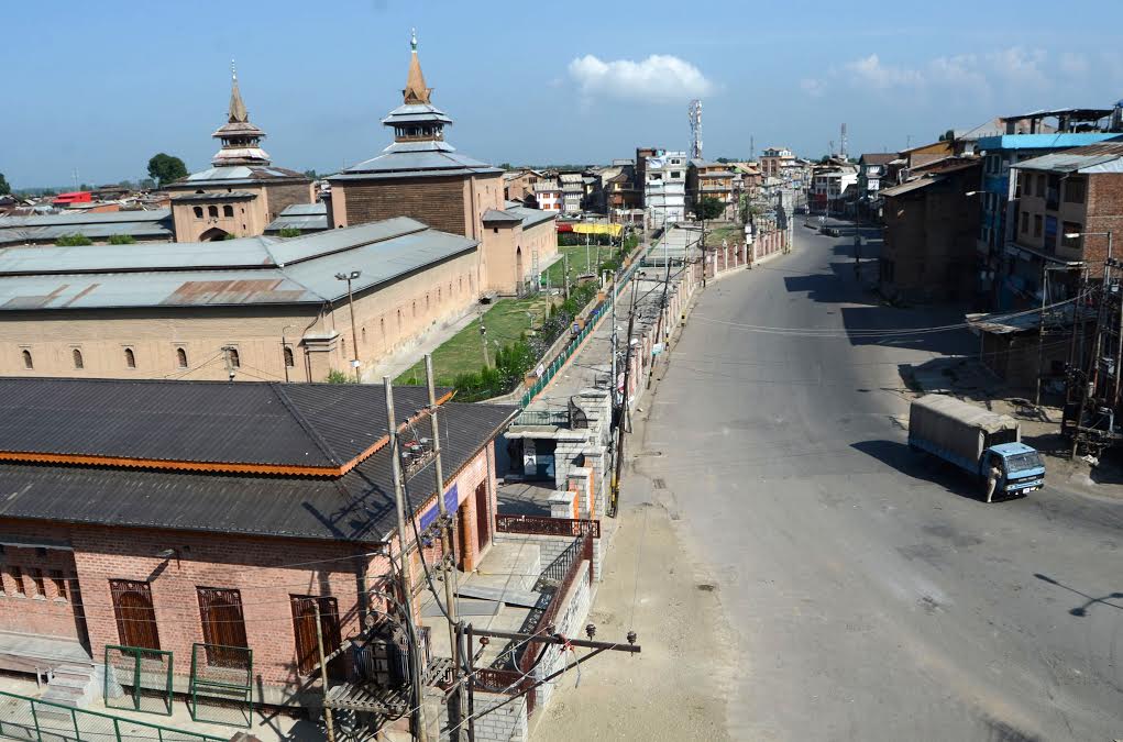 Besieged historic Jamia Masjid Srinagar. (KL Image: Bilal Bahadur)
