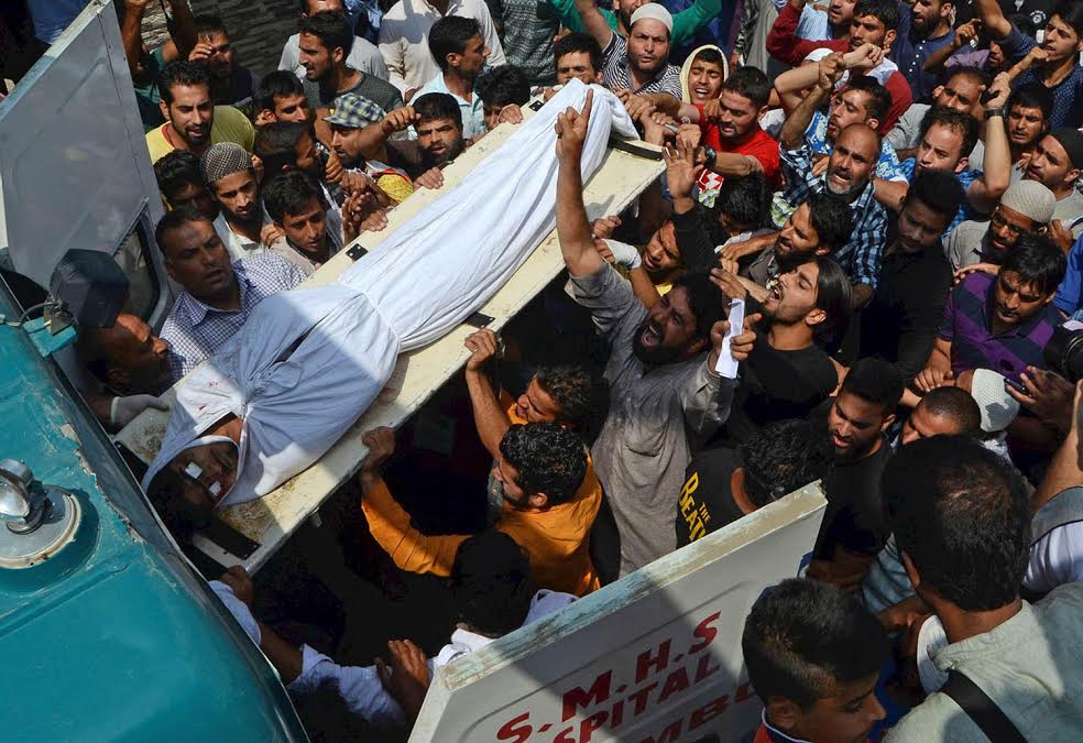 Finally, the dead body of Amir Mir was driven to home after he succumbed to his injures in SMHS Hospital Srinagar.