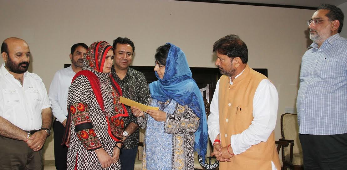 CM handing over appointments on SRO